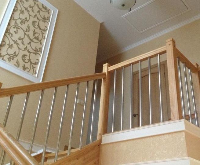 Mājā ir 4 guļamistabas un lieliskā vietā Dzinataros