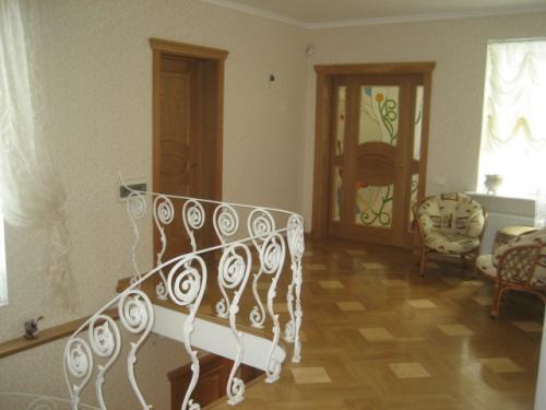 Сдаём красивый реконструированный дом в классическом стиле