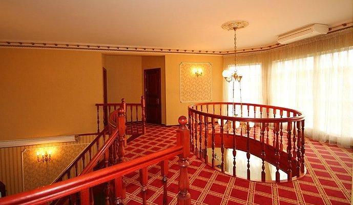 For sale is offered ​​a beautiful newly renovated home in Melluzi..