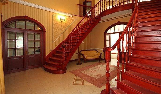 For sale is offered ​​a beautiful newly renovated home in Melluzi..