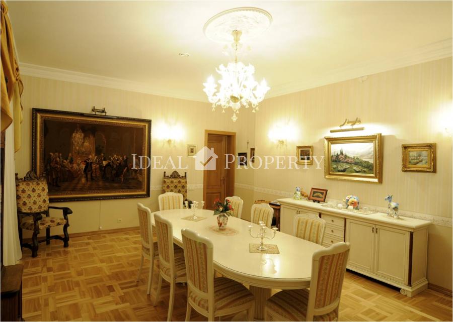 A spacious and luxurious mansion in Jurmala is offered for sale.