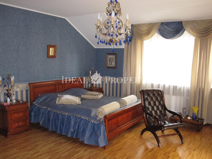 Mēs piedāvājam pārdošanai skaistu māju centrā Jūrmalā, Maiori ...