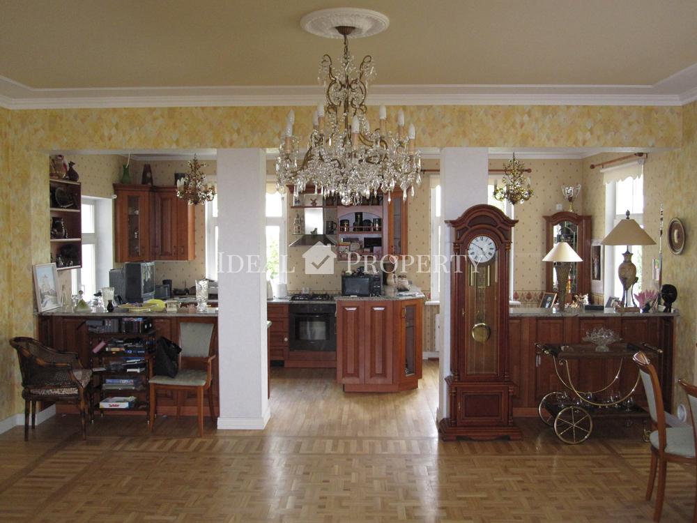 Mēs piedāvājam pārdošanai skaistu māju centrā Jūrmalā, Maiori ...