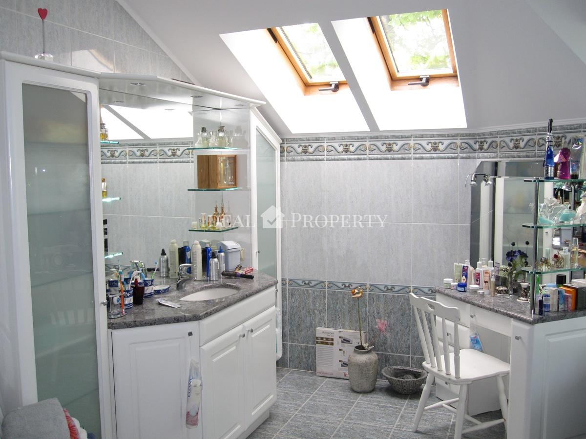 Mēs piedāvājam pārdošanai skaistu māju centrā Jūrmalā, Maiori ...