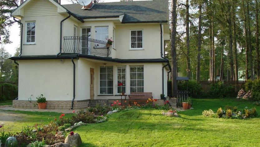 Komforta, mājīguma un Jūrmalas cienītājiem tiek pārdota elitāra priežu ieskauta savrupmāja Komforta, mājīguma un Jūrmalas cienītājiem tiek pārdota elitāra priežu ieskauta savrupmāja