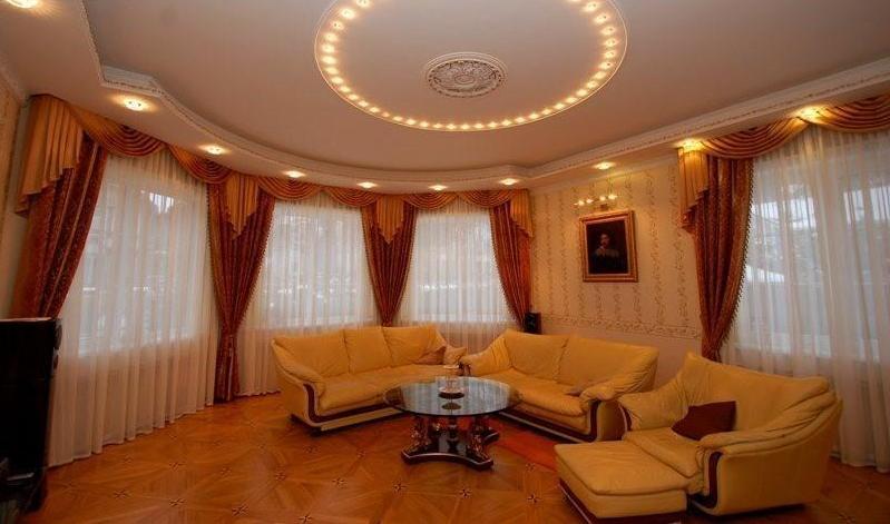 Komforta, mājīguma un Jūrmalas cienītājiem tiek pārdota elitāra priežu ieskauta savrupmāja Komforta, mājīguma un Jūrmalas cienītājiem tiek pārdota elitāra priežu ieskauta savrupmāja