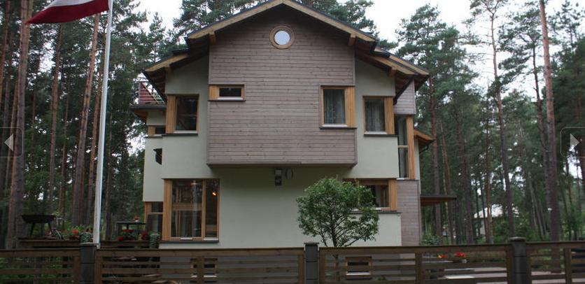 Elegant and fashionable house in Melluzi, in a quiet location.