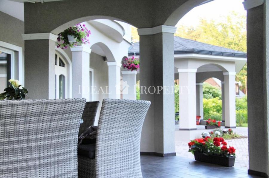 Elegant villa for sale in Jurmala
