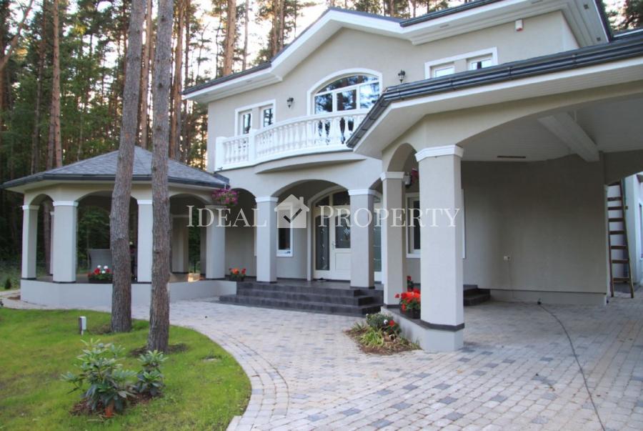 Elegant villa for sale in Jurmala