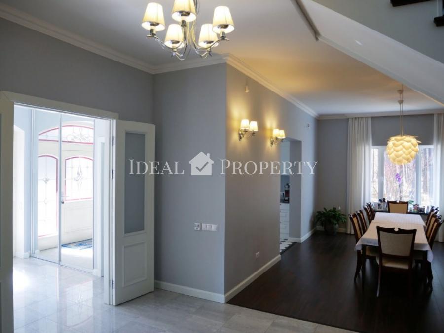 Elegant villa for sale in Jurmala