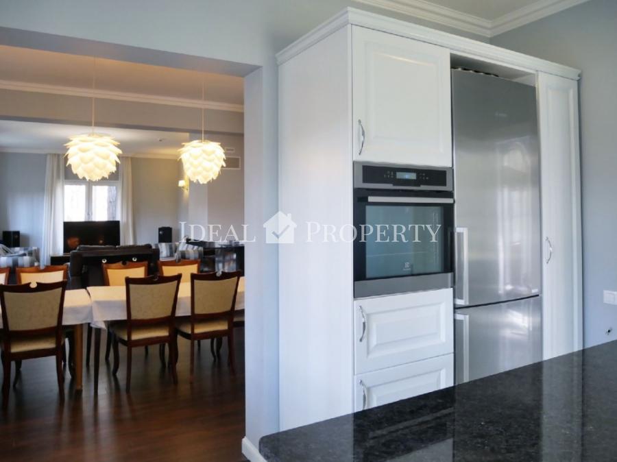 Elegant villa for sale in Jurmala