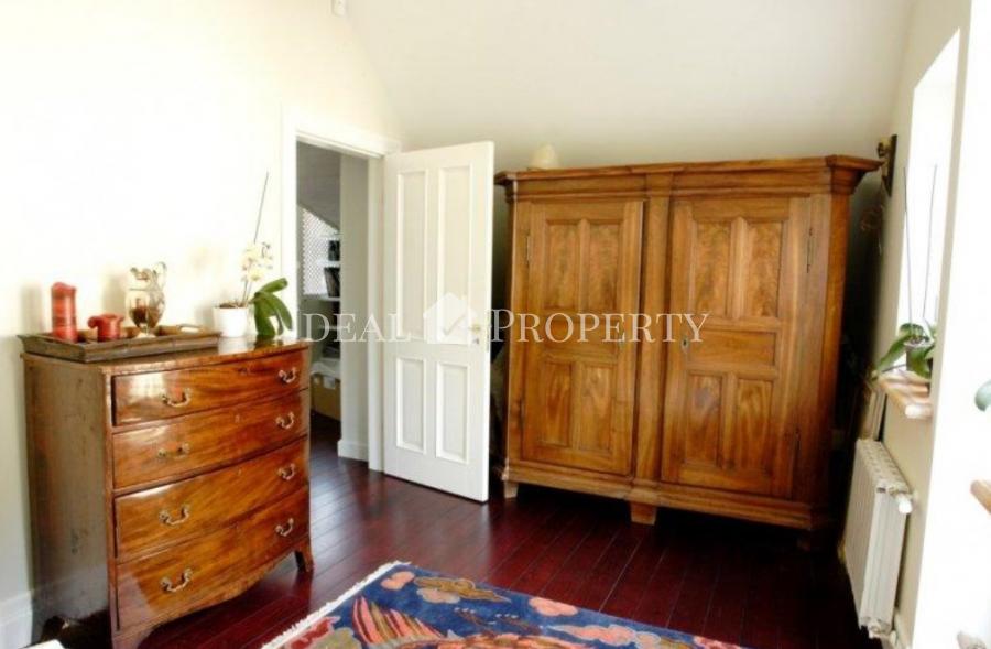 Stylish and comfortable home located on Kapu street.