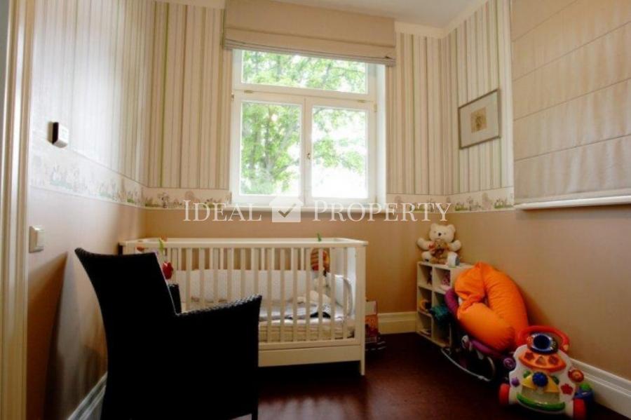 Stylish and comfortable home located on Kapu street.