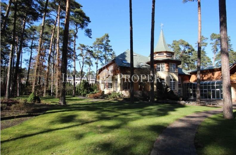 A stunning family villa located in a most beautiful place of resort town Jurmala – Bulduri...