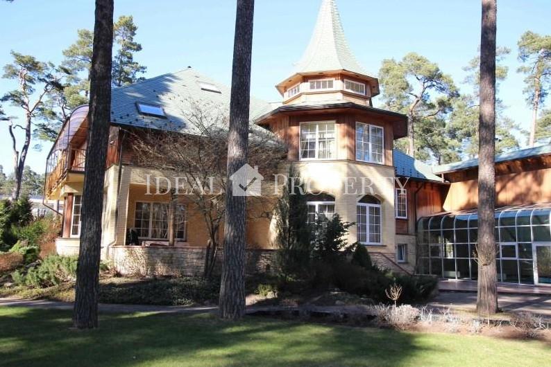 A stunning family villa located in a most beautiful place of resort town Jurmala – Bulduri...