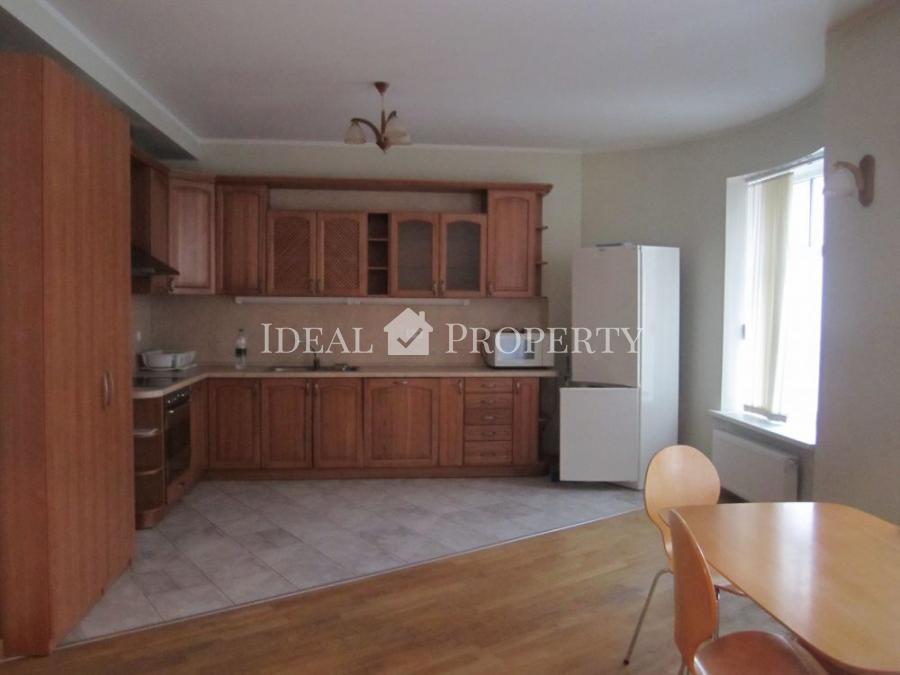 Prestigious and comfortable apartment located in Embassy Area.