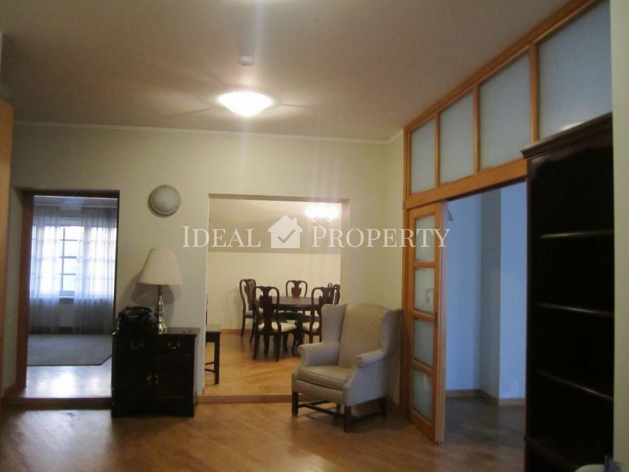 Prestigious and comfortable apartment located in Embassy Area.