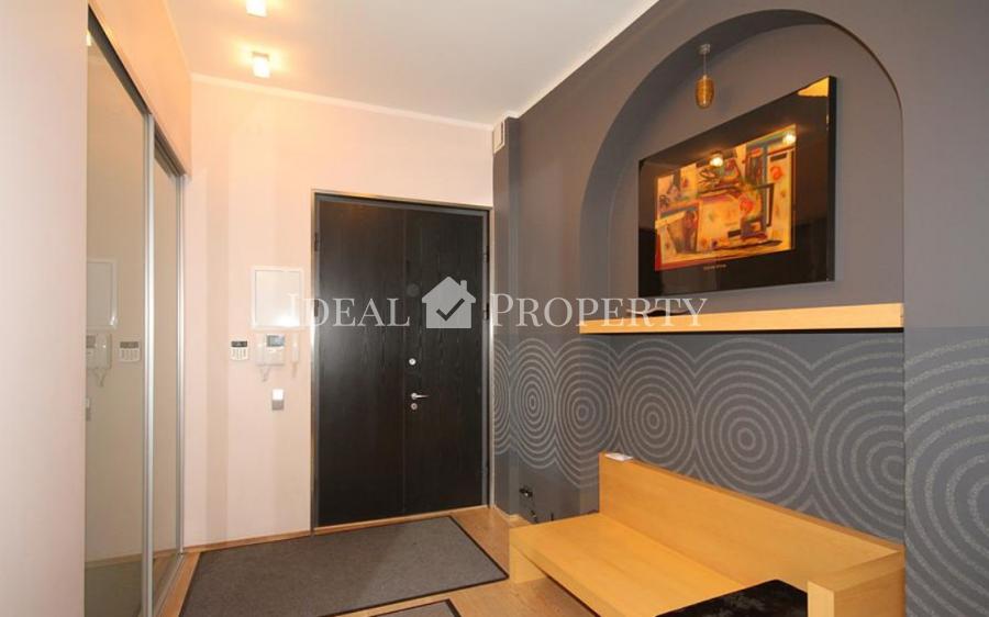 For rent wonderful spacious apartment just in a city center.