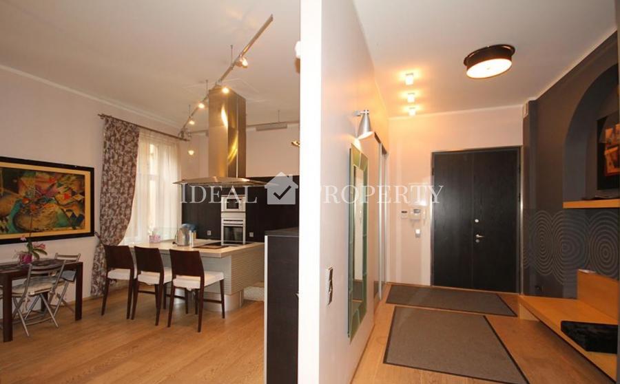 For rent wonderful spacious apartment just in a city center.