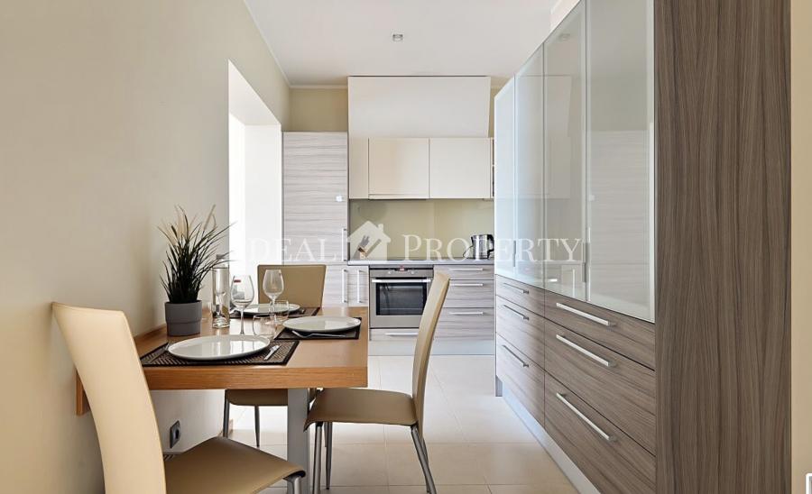 For sale modern, spacious apartment with 3 bedrooms, at Rupniecibas str.