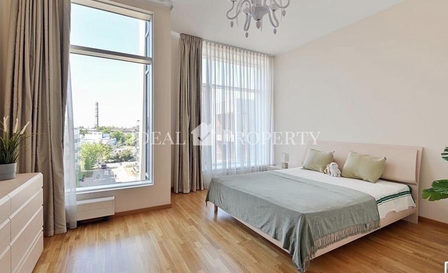 For sale modern, spacious apartment with 3 bedrooms, at Rupniecibas str.