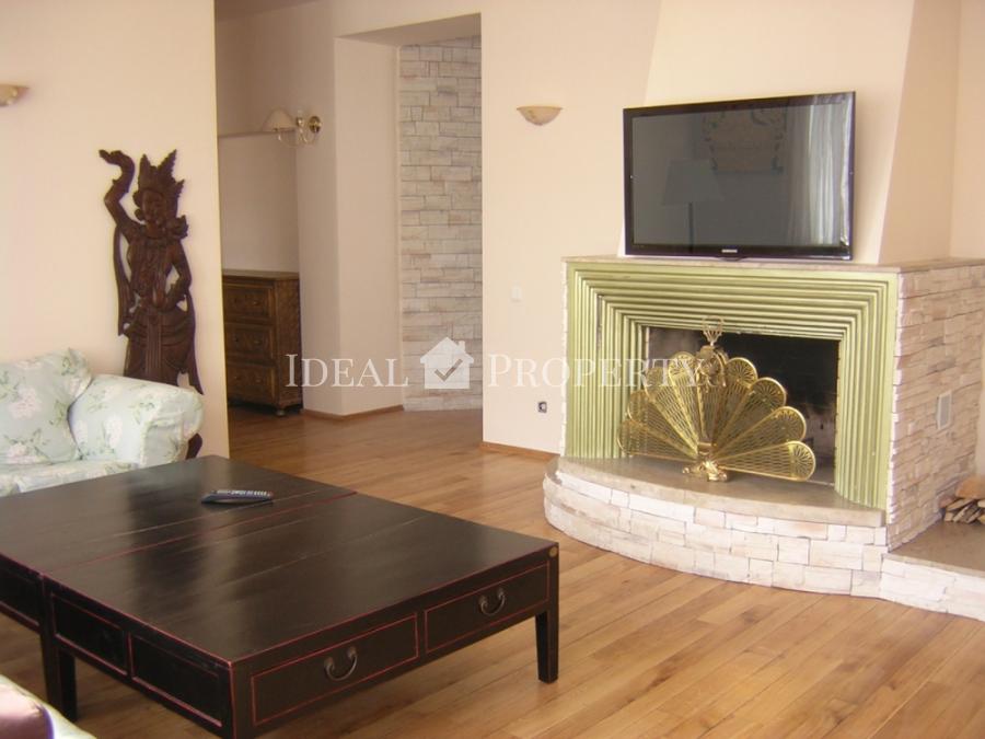 Apartment with balcony in Embassy area for rent