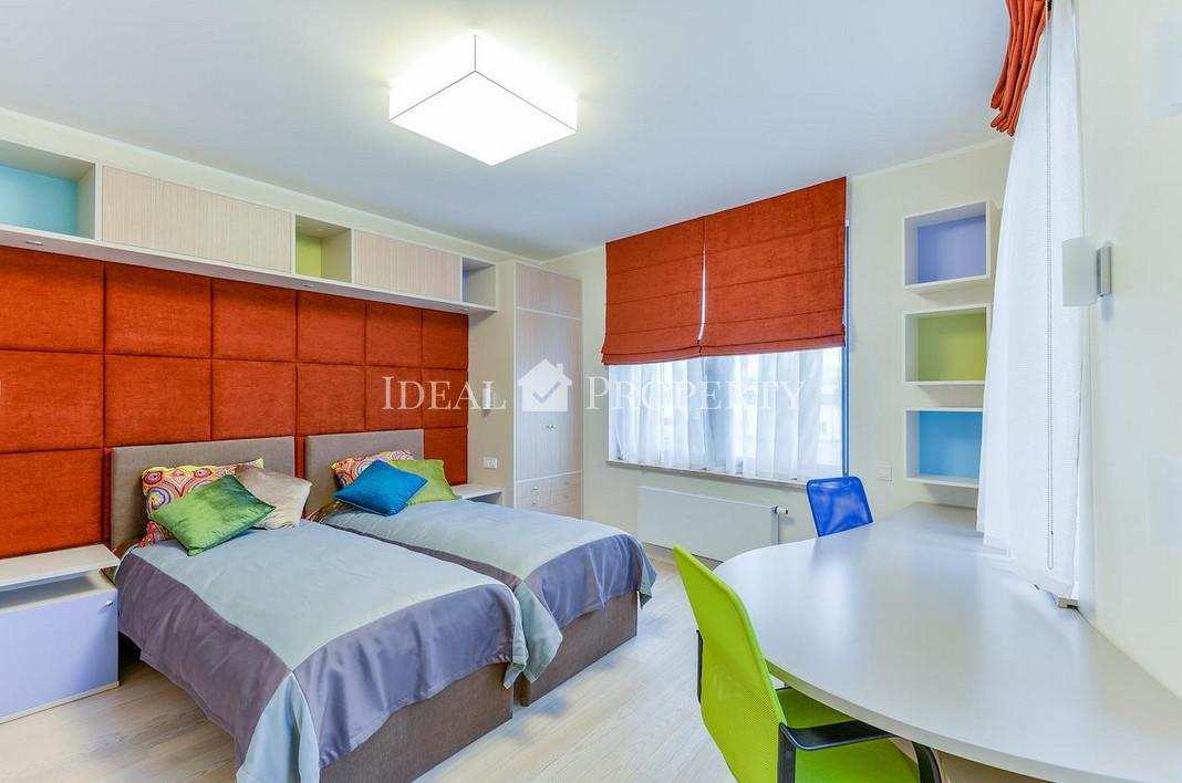 For sale a wonderful two-bedroom apartment with designer renovation in the new project PARK ALLEY.