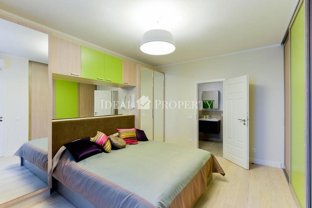 For sale a wonderful two-bedroom apartment with designer renovation in the new project PARK ALLEY.