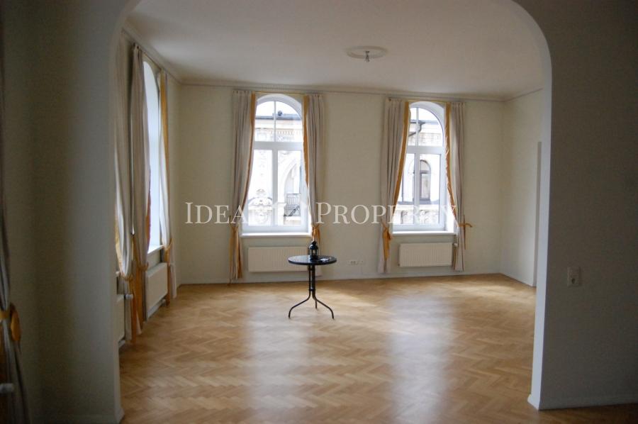 For long term rent a spacious and elegant 3 bedroom..