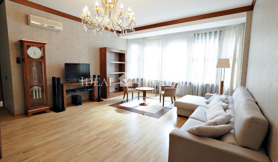 For long rent 2-bedroom apartment on Stabu str ..