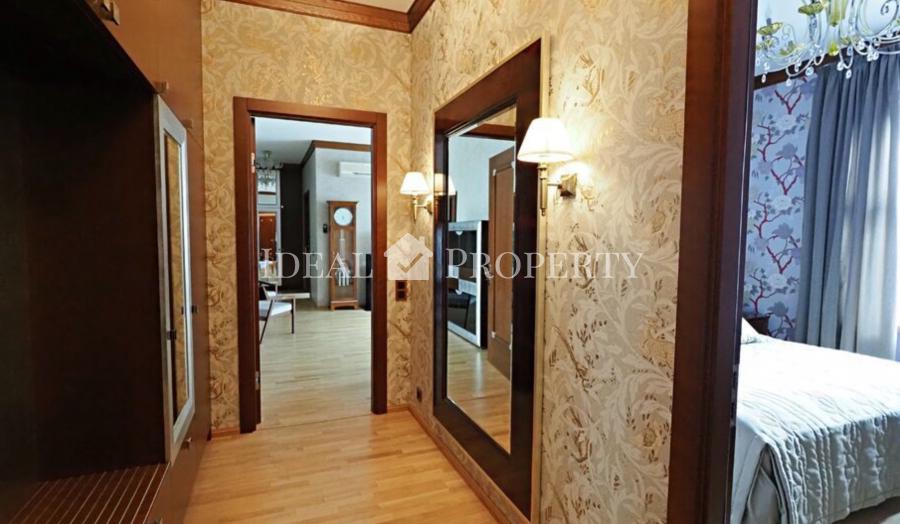 For long rent 2-bedroom apartment on Stabu str ..