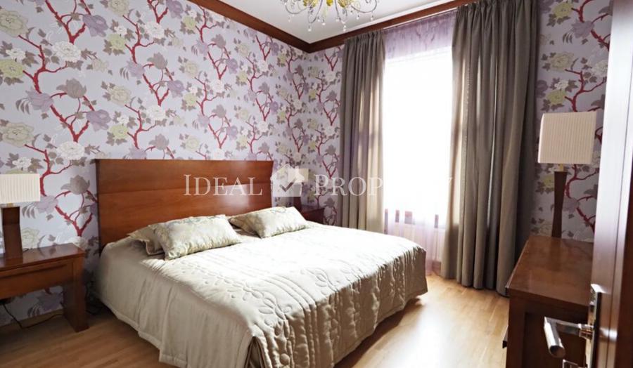 For long rent 2-bedroom apartment on Stabu str ..