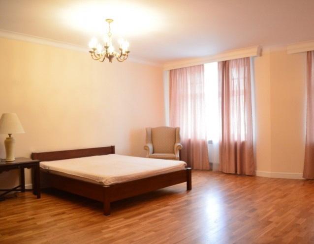  A well designed apartment in the quiet area of the city centre for long term rent..