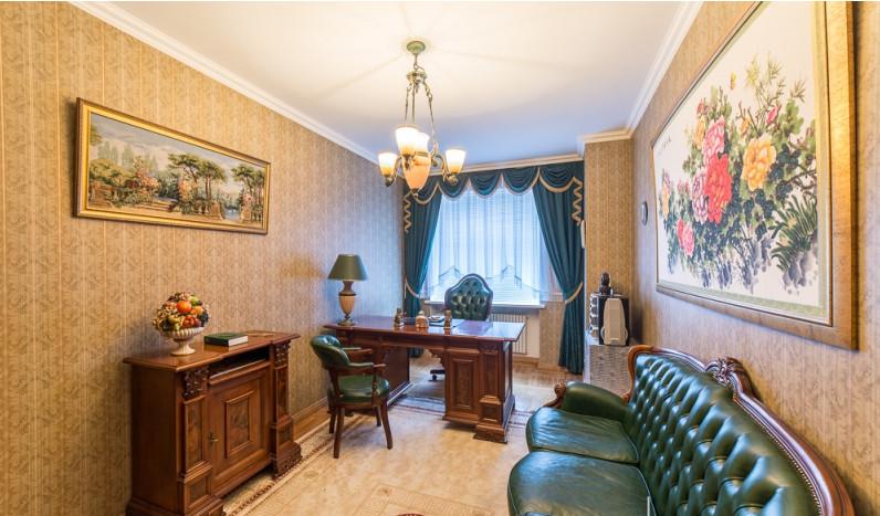 3 story apartment in the center of Riga for sale and rent