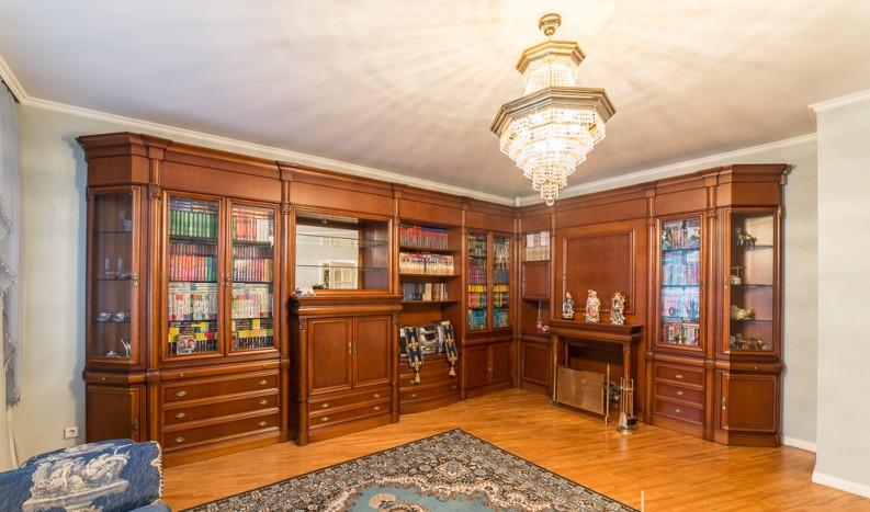 3 story apartment in the center of Riga for sale and rent