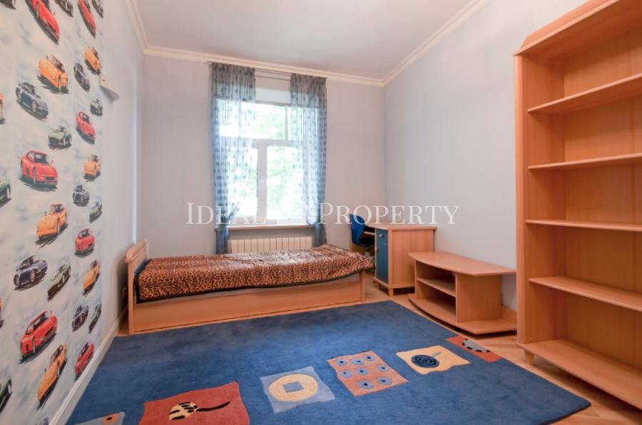 For your attention is offered a spacious apartment on Bruninieku street.