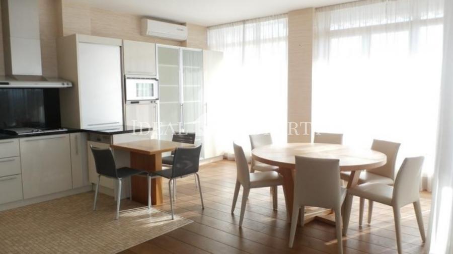 For rent in the city center on the Thomsona str. on the 8th floor.