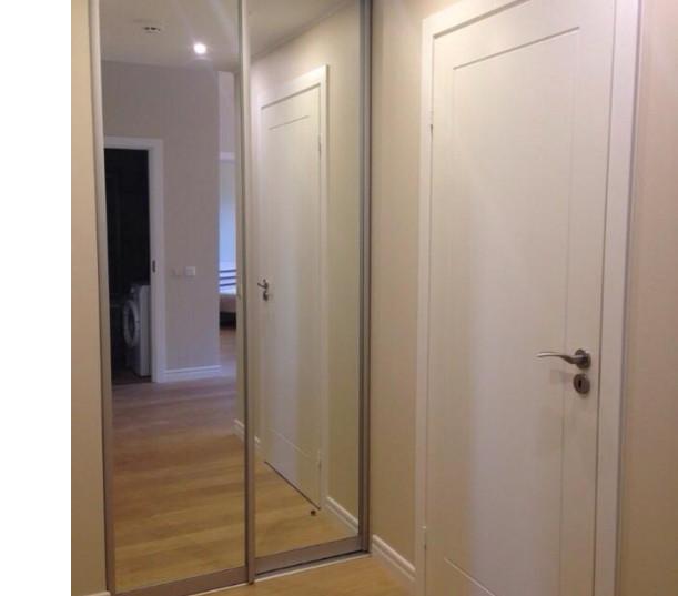 Piedāvājam pardod vai iret  dzīvoklis renovētā ēkā  Strēlnieku iela.