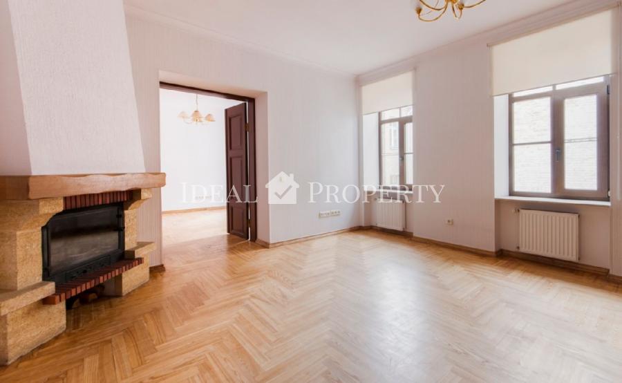 A cozy, fully-equipped and ready-to-live 3-bedroom apartment in the very heart of Riga.