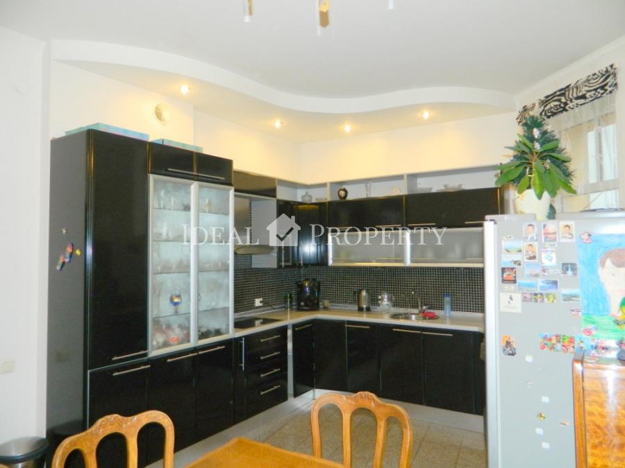 Продаётся или сдаётся в долгосрочную аренду дом в Риге