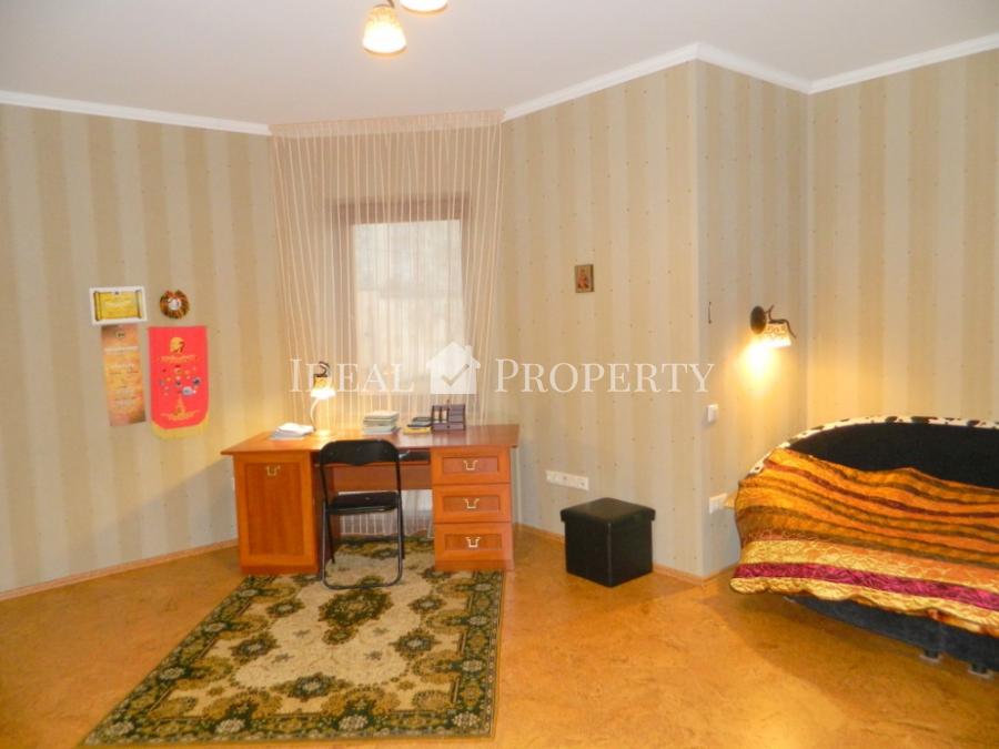 Продаётся или сдаётся в долгосрочную аренду дом в Риге