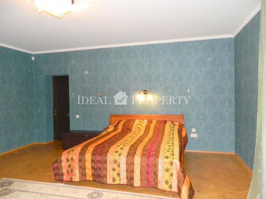 Продаётся или сдаётся в долгосрочную аренду дом в Риге