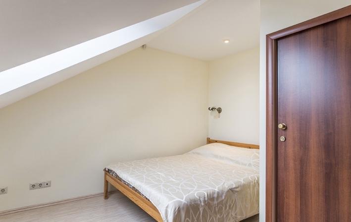 Mēs piedāvājam iznomāt trīsstāvu māju Mēs piedāvājam iznomāt trīsstāvu māju