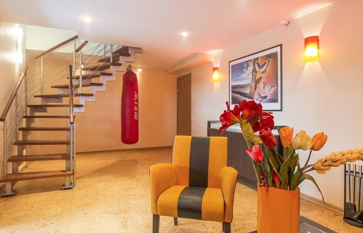 Mēs piedāvājam iznomāt trīsstāvu māju Mēs piedāvājam iznomāt trīsstāvu māju