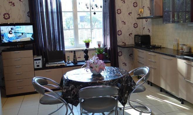 Izīrē jaunu divstāvu māju Vaivari