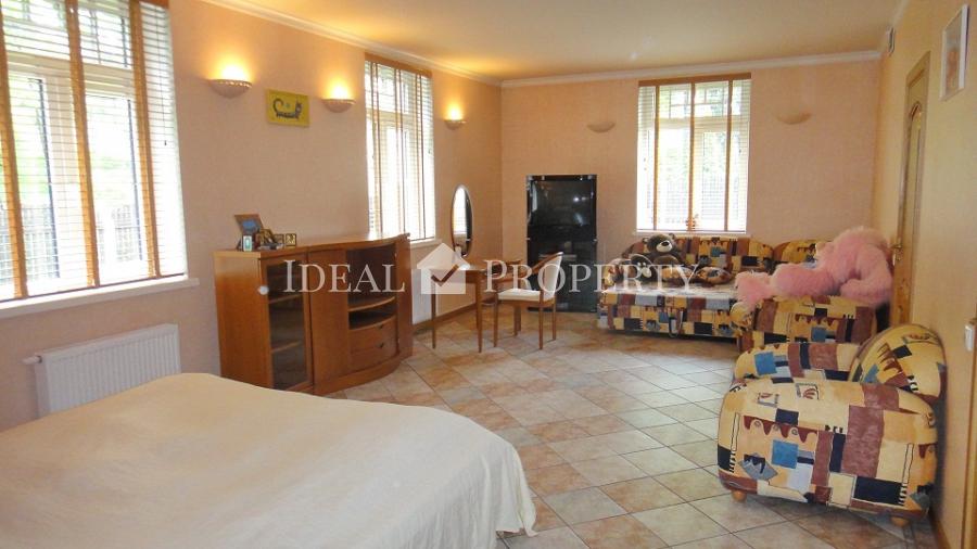 For summer rent specious  house on the shores of Jurmala ..