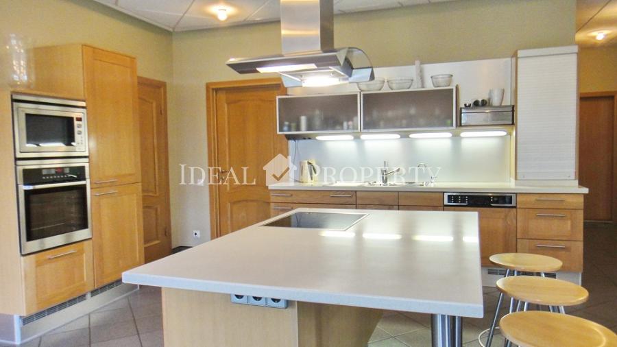 For summer rent specious  house on the shores of Jurmala ..