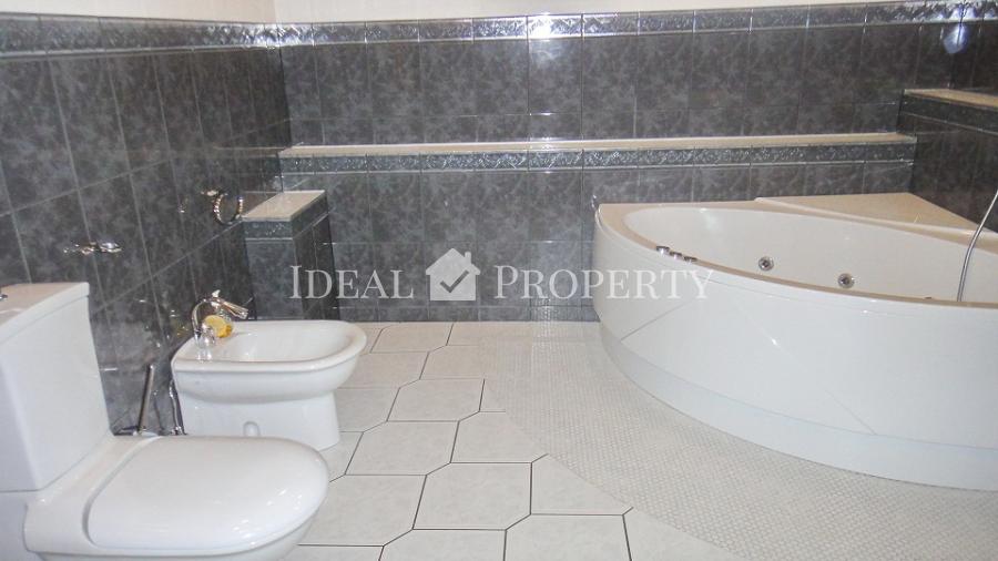 For summer rent specious  house on the shores of Jurmala ..