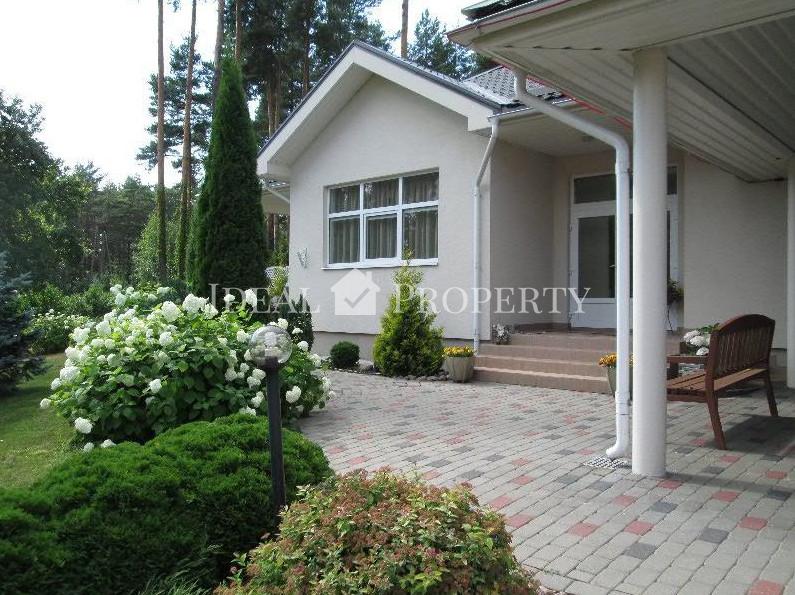 Piedāvājam iegādātiesu privātmāju Bukultos