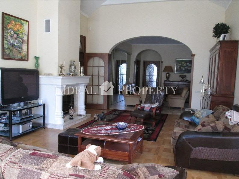 Piedāvājam iegādātiesu privātmāju Bukultos